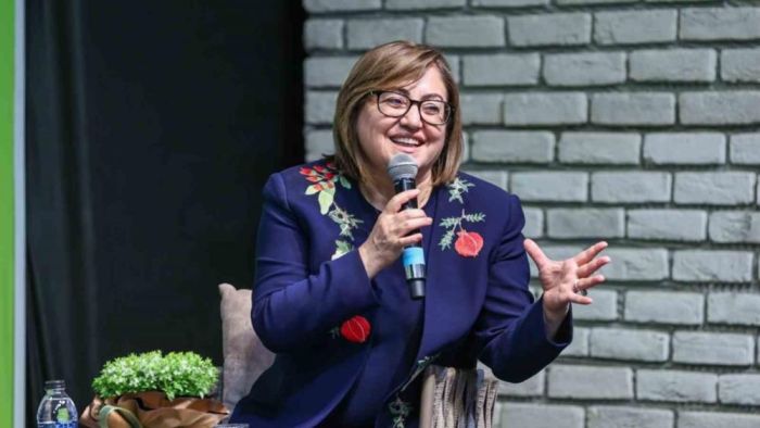  Fatma Şahin zirveyi bırakmadı